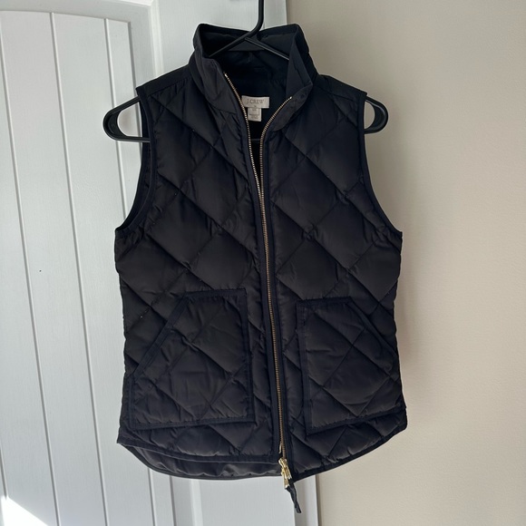 J. Crew Jackets & Blazers - J. Crew black puffer vest